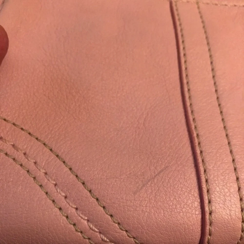 Coach vintage y2k soho pink leather kiss lock wristlet clutch bag rare